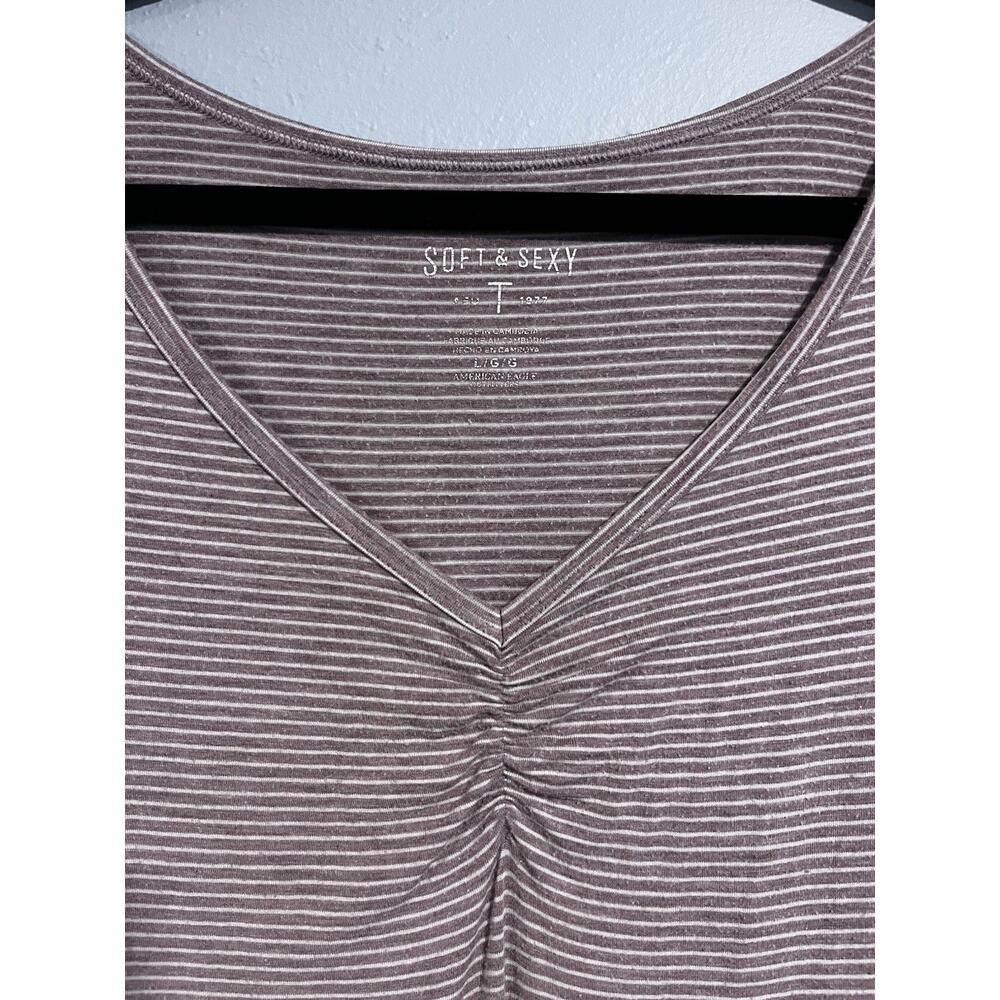American Eagle soft and sexy striped Tee with ruffle hem and scrunched V neck - Picture 2 of 5